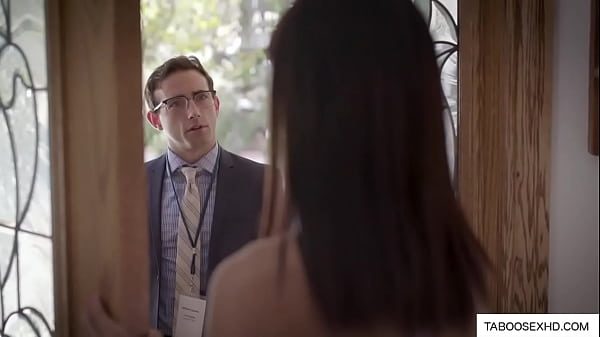 تشعر بشعور رائع عندما تمارس الجنس مع هذا الرجل الذي لديه قضيب اصطناعي